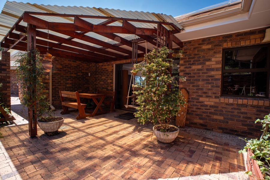 3 Bedroom Property for Sale in Wilderness Heights Western Cape